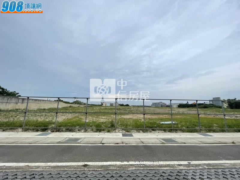 楊梅高鐵南路40米路1700坪