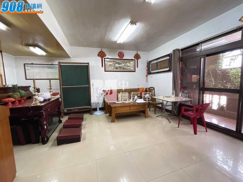 龍岡圓環電梯室內37坪前後陽台