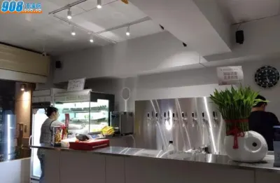 林口超級巨星旁酒吧，地點超好